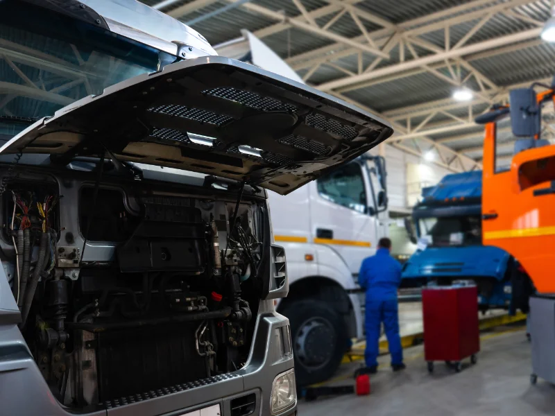 meccanico-per-camion-e-veicoli-pesante-a-parma